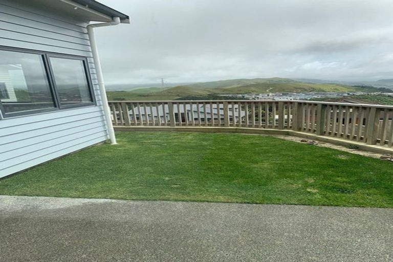 Photo of property in 9 Comber Place, Johnsonville, Wellington, 6037