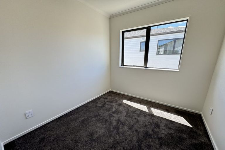 Photo of property in 22d Toru Street, Te Atatu Peninsula, Auckland, 0610