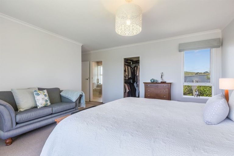 Photo of property in 11 Motuhara Road, Plimmerton, Porirua, 5026