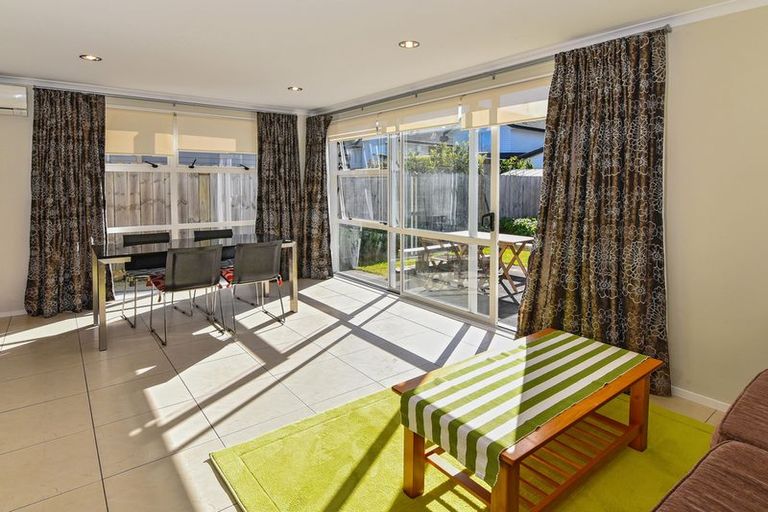 Photo of property in 17 Zabeel Crescent, Takanini, 2112