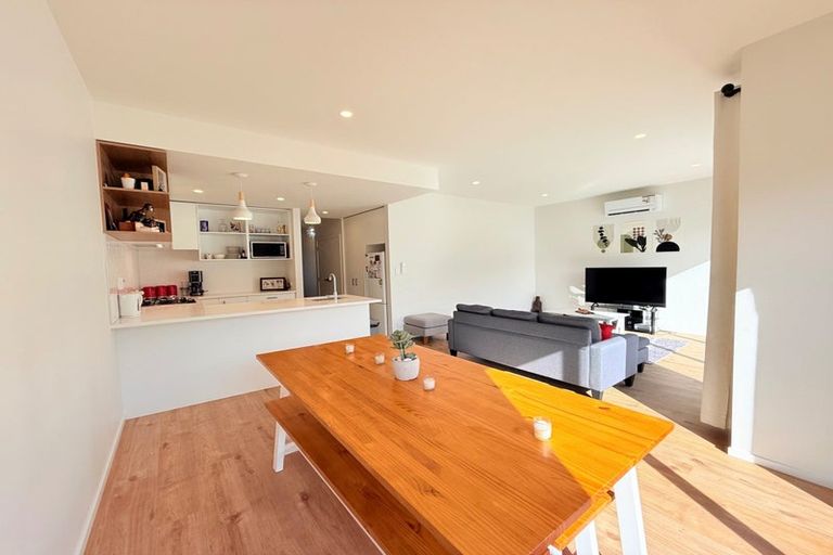 Photo of property in 77 Hokioi Drive, Kenepuru, Porirua, 5022