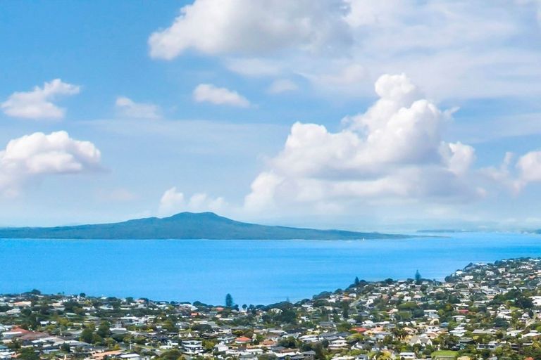 Photo of property in 78 Arran Road, Browns Bay, Auckland, 0630