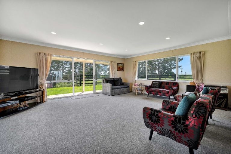 Photo of property in 312 Corbett Road, Paraite, New Plymouth, 4373