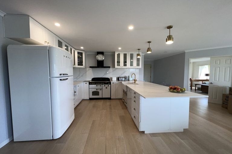 Photo of property in 28 Spur Road, Stillwater, Silverdale, 0993