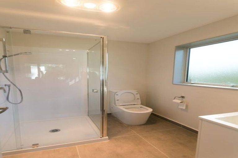 Photo of property in 20 Beach Road, Castor Bay, Auckland, 0620