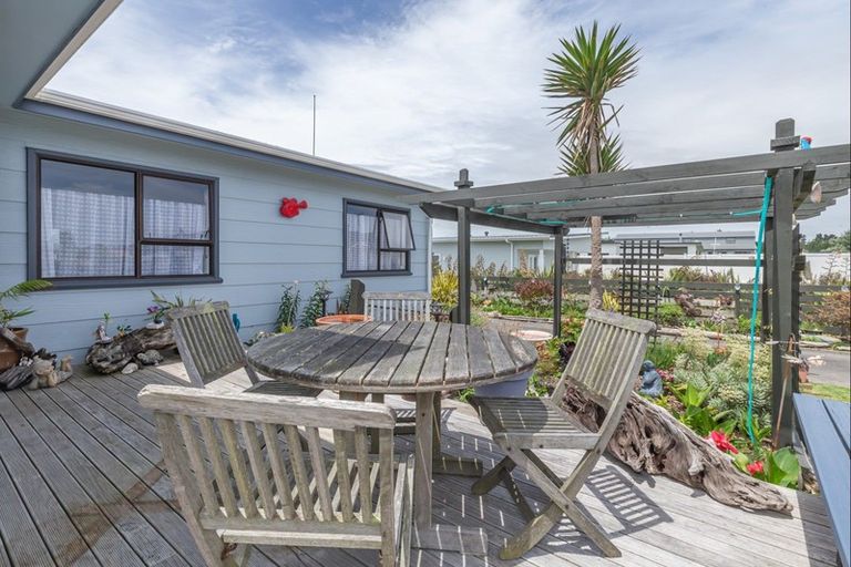 Photo of property in 29 Barling Street, Himatangi Beach, Foxton, 4891