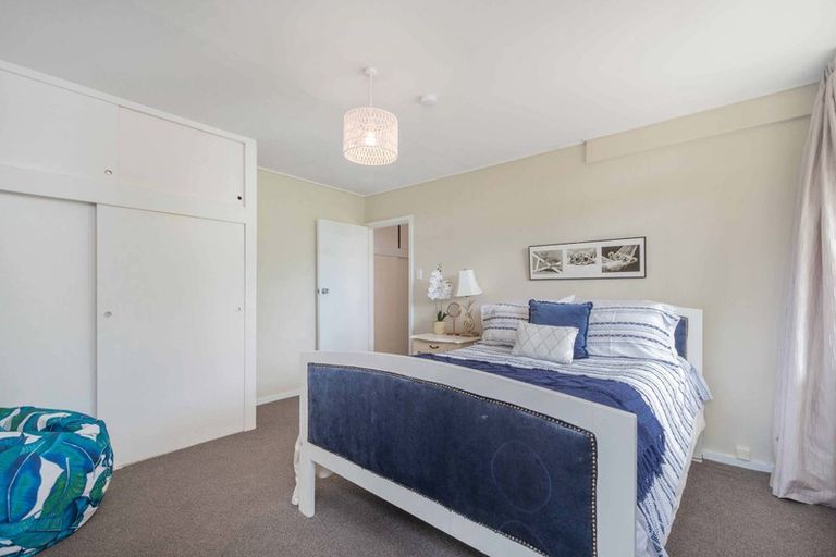 Photo of property in 1a Woodstock Terrace, Tawa, Wellington, 5028