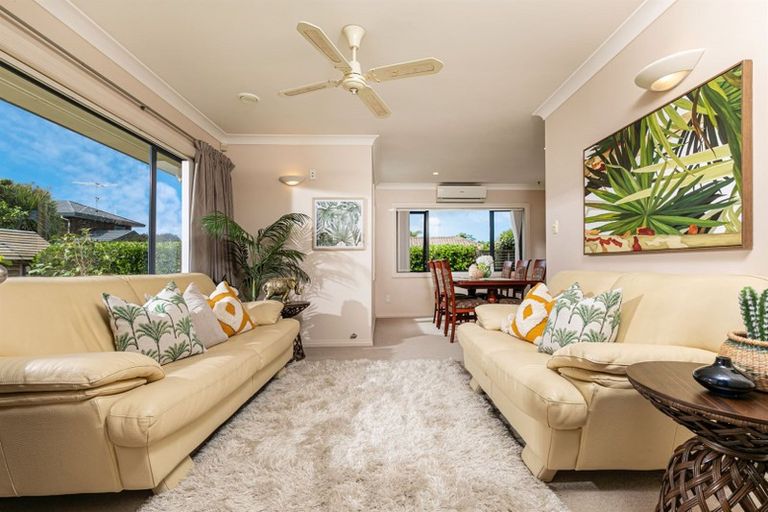 Photo of property in 8 Chadlington Avenue, Henderson, Auckland, 0612