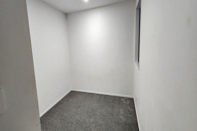 Photo of property in 2 Arnhem Place, Pukekohe, 2120