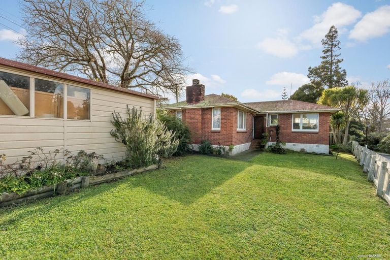 Photo of property in 5 Manui Place, Sunnyvale, Auckland, 0612