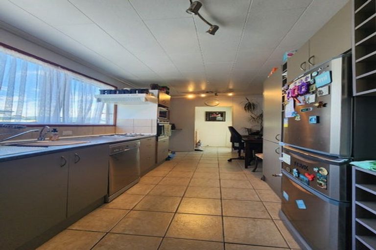 Photo of property in 2 Feist Street, Naenae, Lower Hutt, 5011