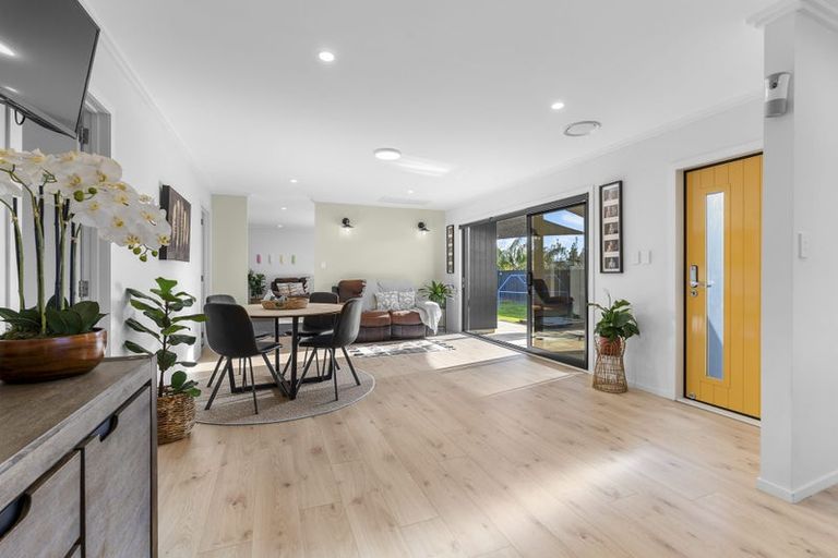 Photo of property in 23 Dreaver Drive, Waitara, 4320