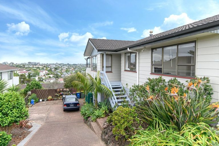 Photo of property in 59 Sunset Road, Totara Vale, Auckland, 0632