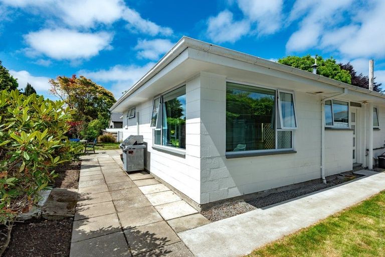 Photo of property in 69a Aorangi Road, Bryndwr, Christchurch, 8053