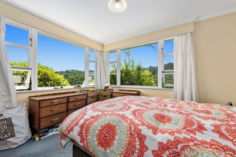 Photo of property in 12 Wyndham Road, Pinehaven, Upper Hutt, 5019