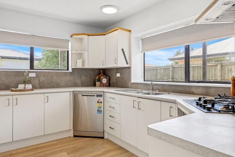 Photo of property in 8 Brixton Street, Islington, Christchurch, 8042