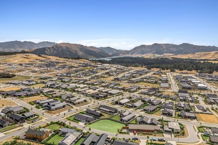 Photo of property in 6 Bargour Street, Wanaka, 9305