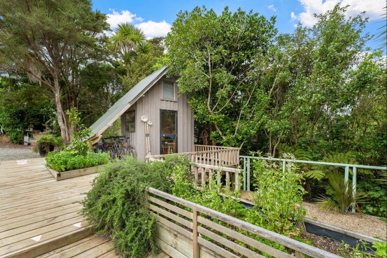 Photo of property in 38 Grand View Road, Leigh, 0985