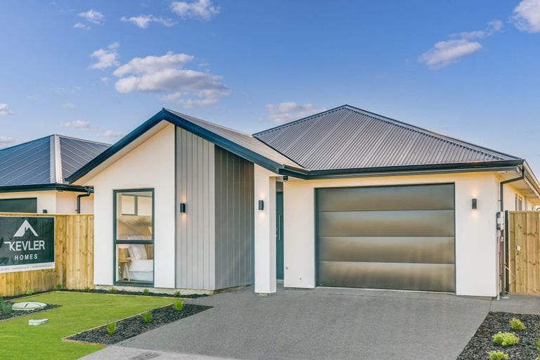 Photo of property in 28 Mabel Crescent, Halswell, Christchurch, 8025