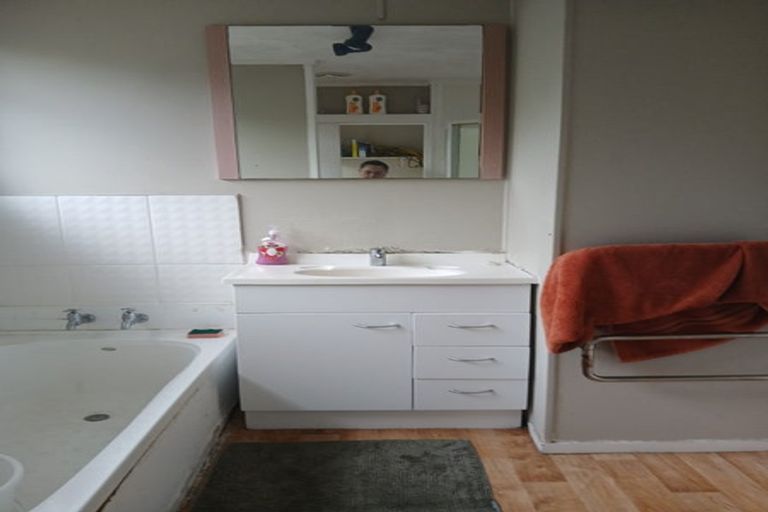 Photo of property in 1/46 Hyperion Drive, Randwick Park, Auckland, 2105