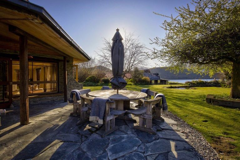 Photo of property in 11 Arrowtown-lake Hayes Road, Lake Hayes, Queenstown, 9371