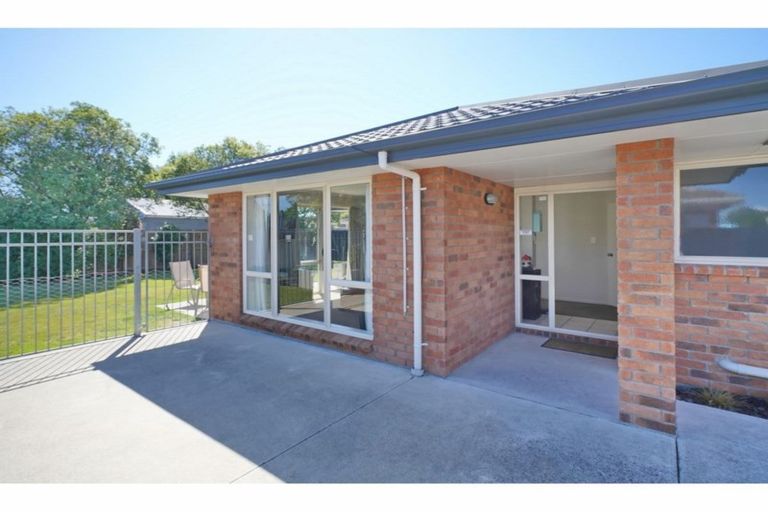 Photo of property in 58a Northcote Road, Northcote, Christchurch, 8052