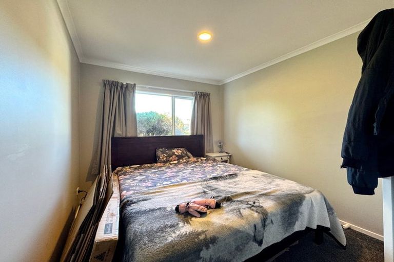 Photo of property in 12 Mellefont Close, East Tamaki Heights, Auckland, 2016