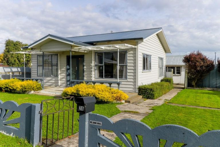 Photo of property in 28 Stuart Street, Hawthorndale, Invercargill, 9810