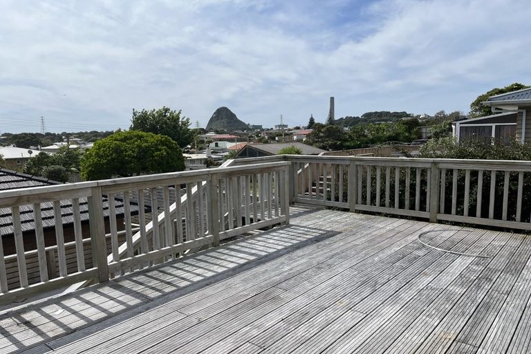 Photo of property in 3 Mount View Place, Spotswood, New Plymouth, 4310