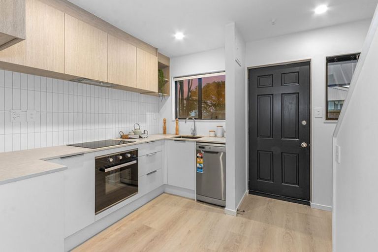 Photo of property in 2/30 Picton Avenue, Riccarton, Christchurch, 8011