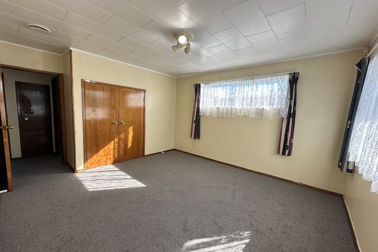 Photo of property in 12 Lynley Place, Pakuranga Heights, Auckland, 2010