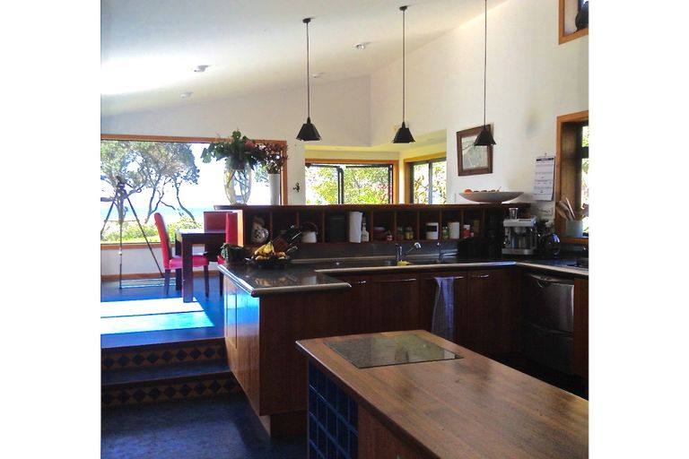 Photo of property in 679 Cove Road, Waipu, 0582