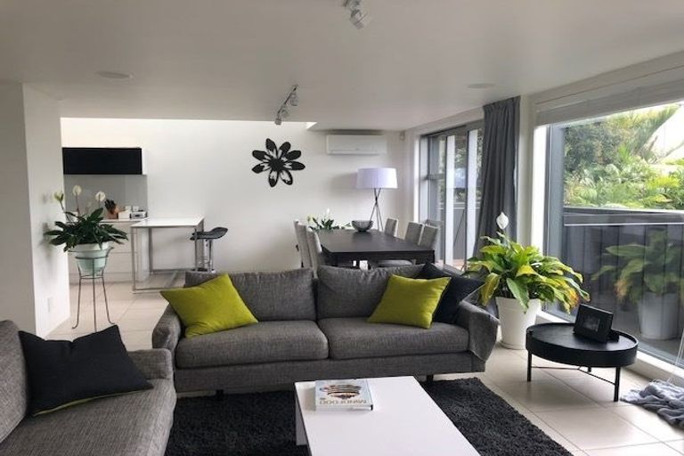 Photo of property in 8b Marama Street, Castor Bay, Auckland, 0620