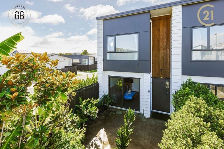 Photo of property in 11 Beardmore Lane, Papakura, 2110