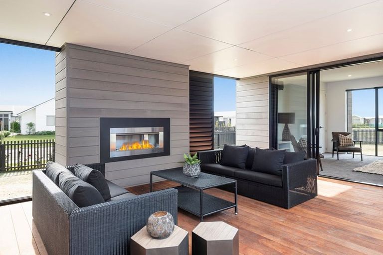 Photo of property in 2 Shearwater Lane, Point Wells, 0986