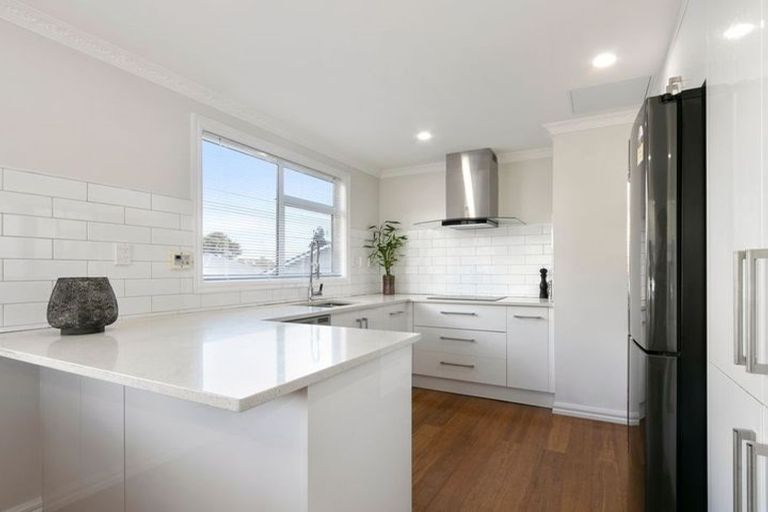 Photo of property in 2/35 Leighton Avenue, Waiwhetu, Lower Hutt, 5010