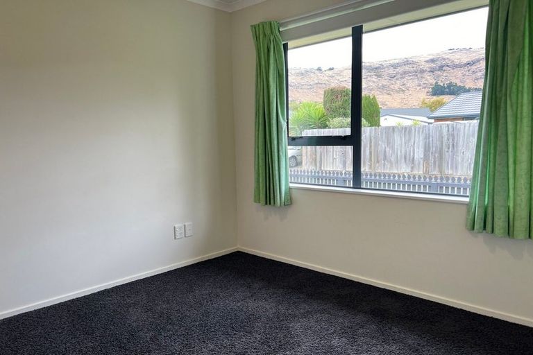 Photo of property in 11 Stedley Place, Heathcote Valley, Christchurch, 8022