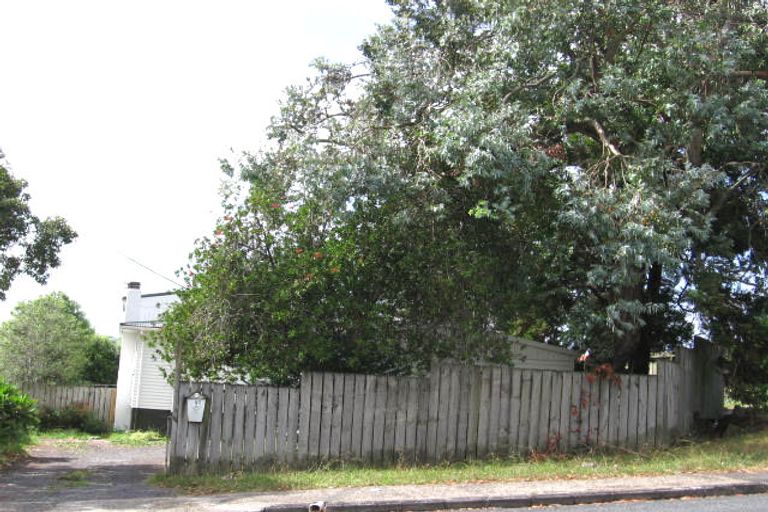 Photo of property in 29 Waari Avenue, Sunnyvale, Auckland, 0612