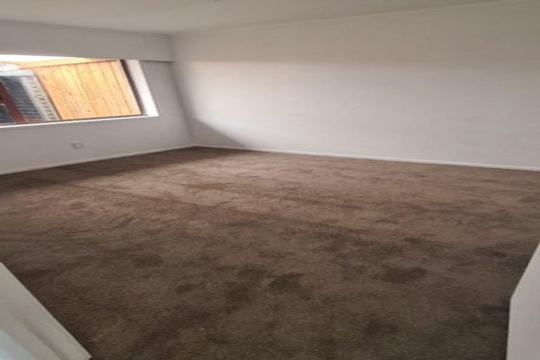 Photo of property in 2/76 Kenderdine Road, Papatoetoe, Auckland, 2025