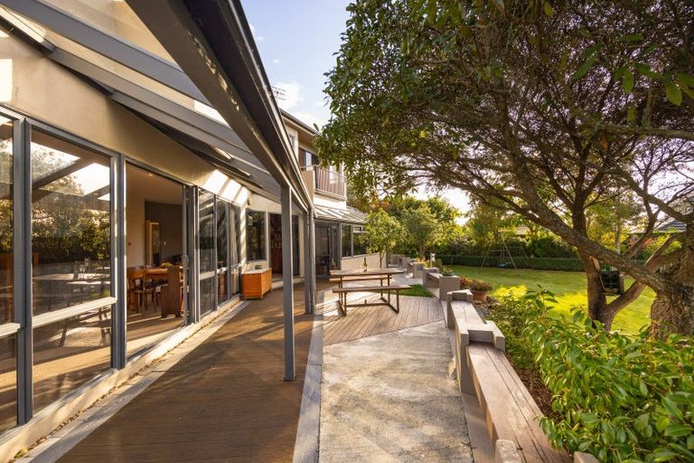 Photo of property in 45 Waicola Drive, Fitzherbert, Palmerston North, 4471