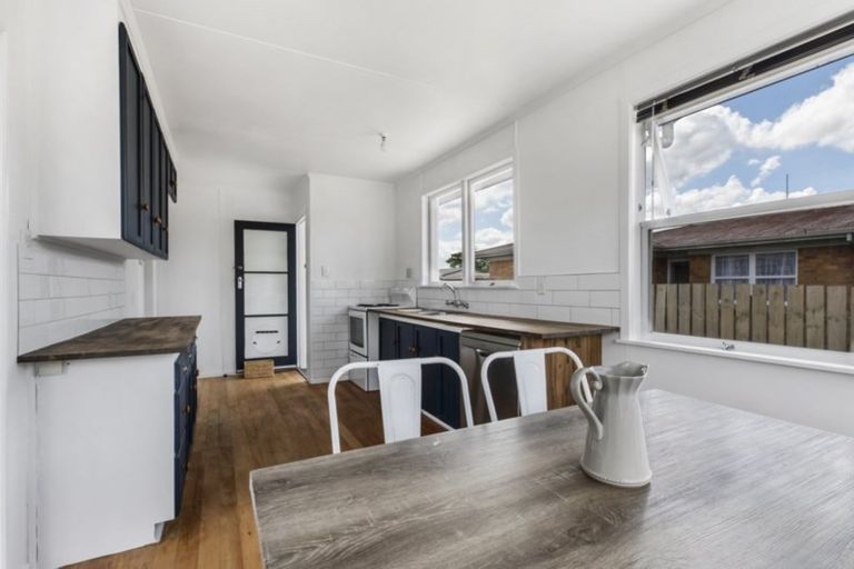 Photo of property in 108 Collins Road, Melville, Hamilton, 3206