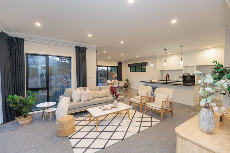 Photo of property in 46 Domett Street, Newlands, Wellington, 6037