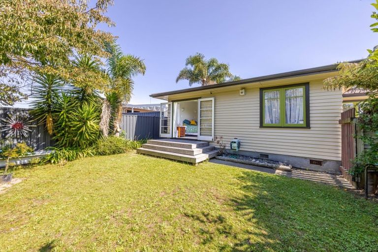 Photo of property in 74 Clarence Cox Crescent, Pirimai, Napier, 4112