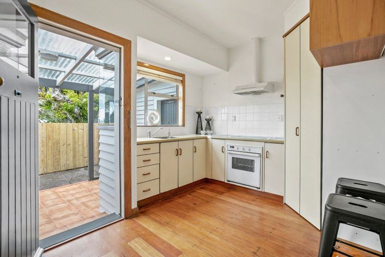 Photo of property in 407 Carrington Street, Upper Vogeltown, New Plymouth, 4310