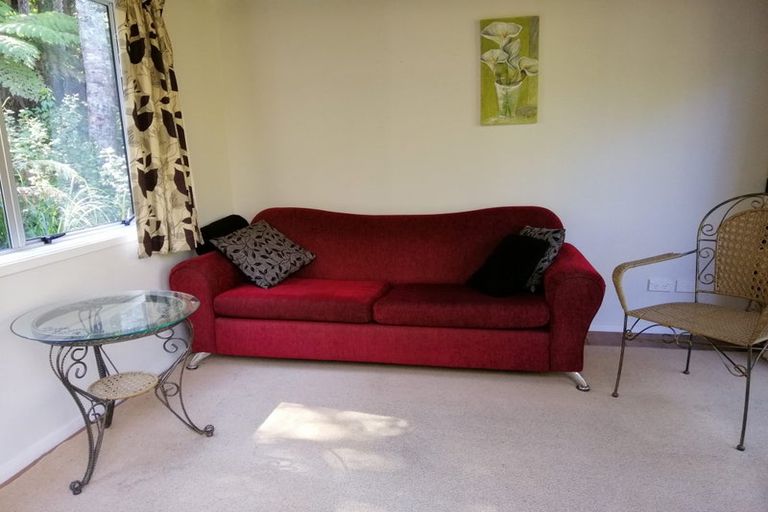 Photo of property in 10-12 Glenesk Road, Piha, New Lynn, 0772