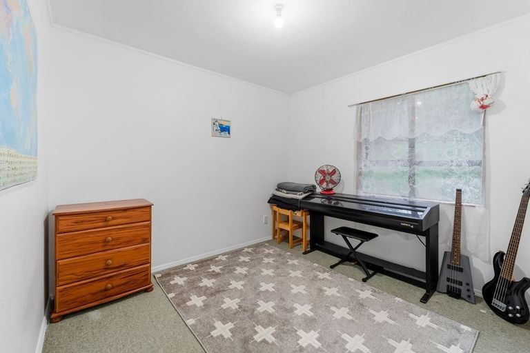 Photo of property in 1/96 Edmonton Road, Henderson, Auckland, 0612