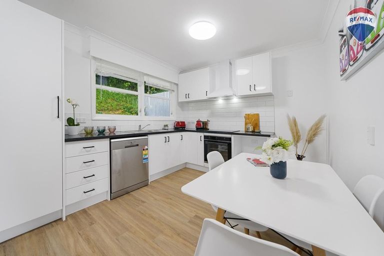 Photo of property in 1/4 Faris Crescent, Wainuiomata, Lower Hutt, 5014