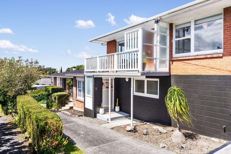 Photo of property in 1/264 Lake Road, Hauraki, Auckland, 0622