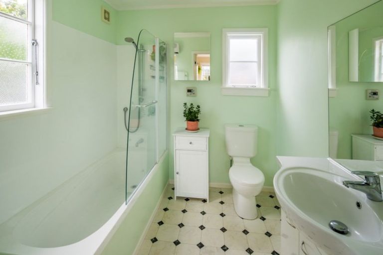 Photo of property in 5 Emerson Street, Berhampore, Wellington, 6023