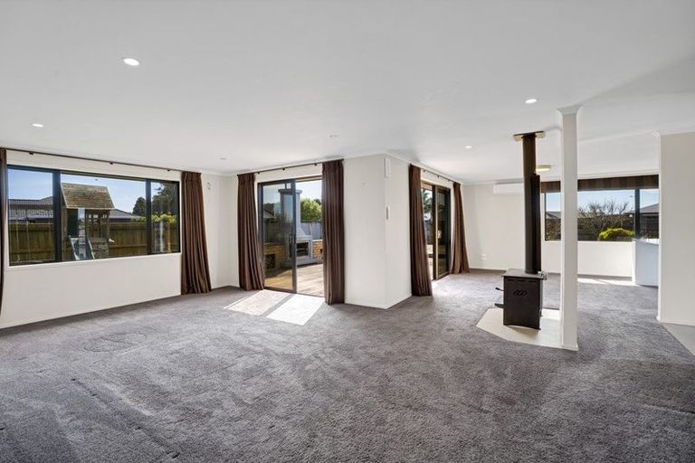Photo of property in 2 Rawiri Drive, Bell Block, New Plymouth, 4312